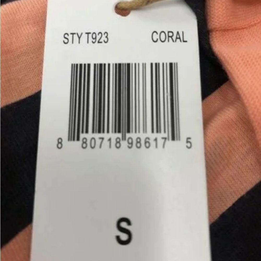 Bleeker & Mercer Men's Tshirt - Picture 5 of 5